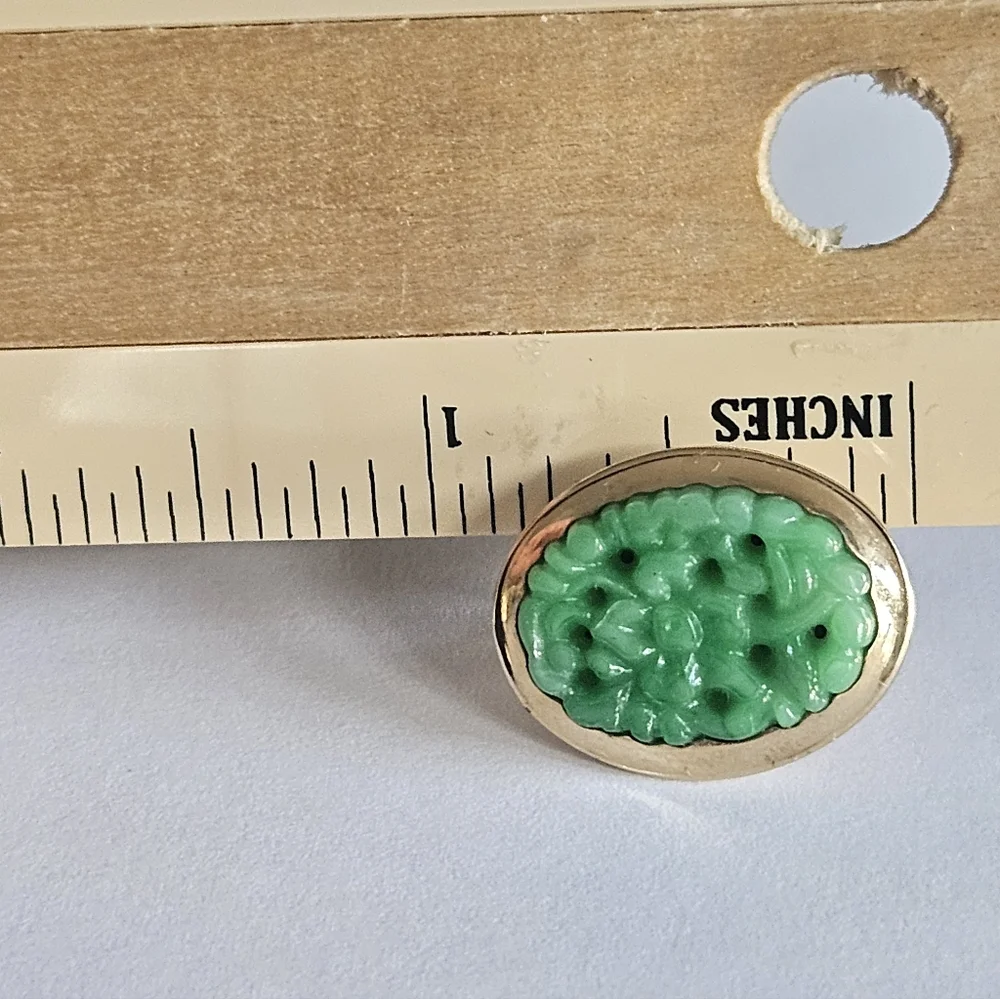 Antique Gold & Green Jade Flower Screwback Earrings - Picture 5 of 6